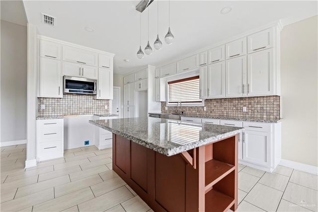 1715 N Chapel Hill, Edinburg, TX 78541