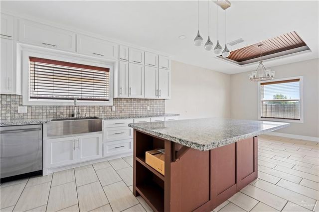 1715 N Chapel Hill, Edinburg, TX 78541