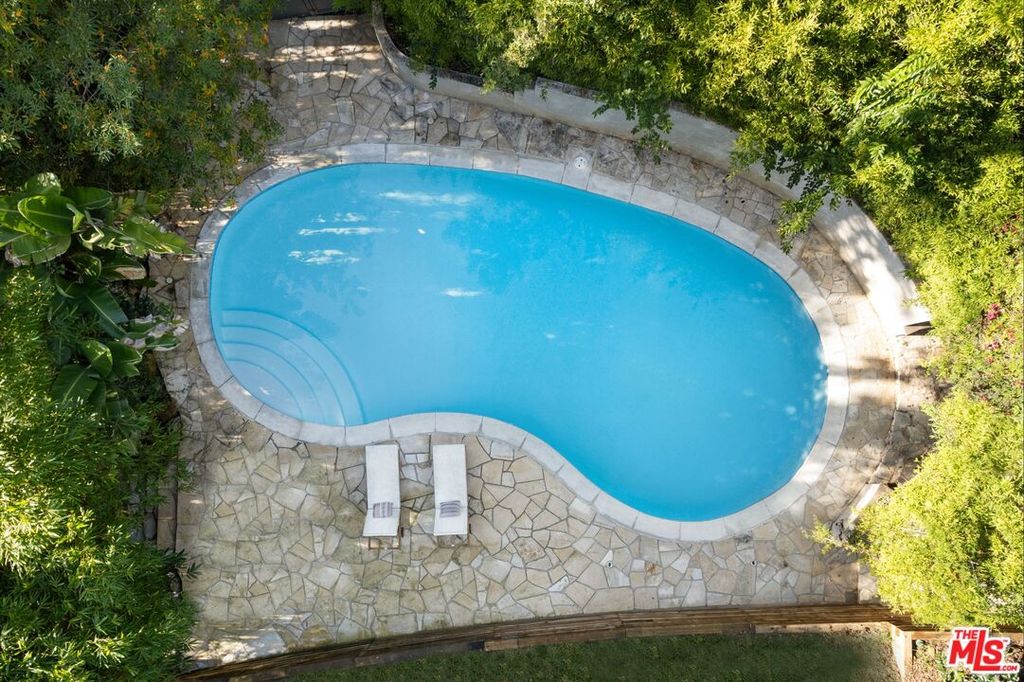 Image 21 of property listing at 2748 Ellison Dr, Beverly Hills, CA 90210