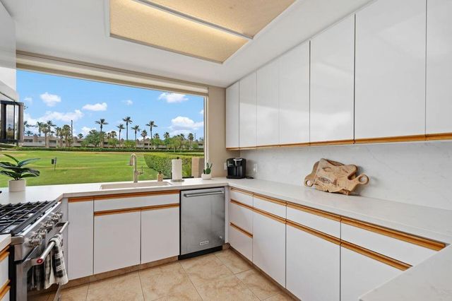 20 Pebble Beach Drive, Rancho Mirage, CA 92270