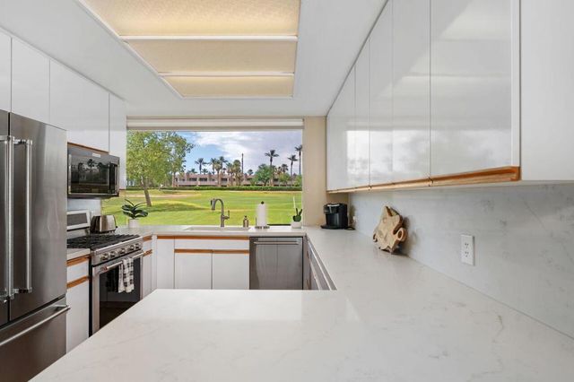 20 Pebble Beach Drive, Rancho Mirage, CA 92270