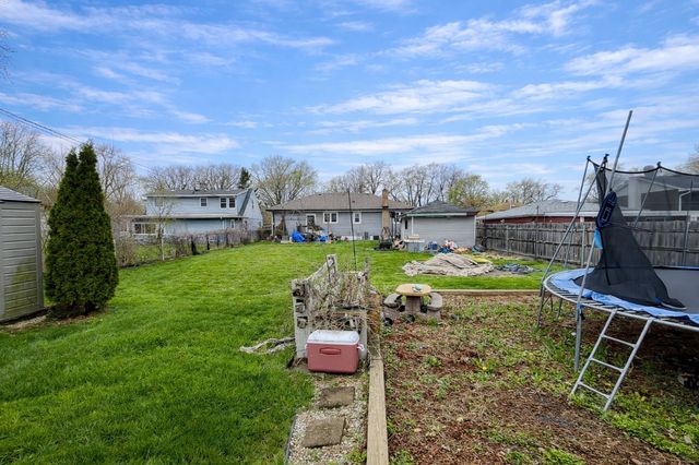 8009 Lavergne Avenue, Burbank, IL 60459