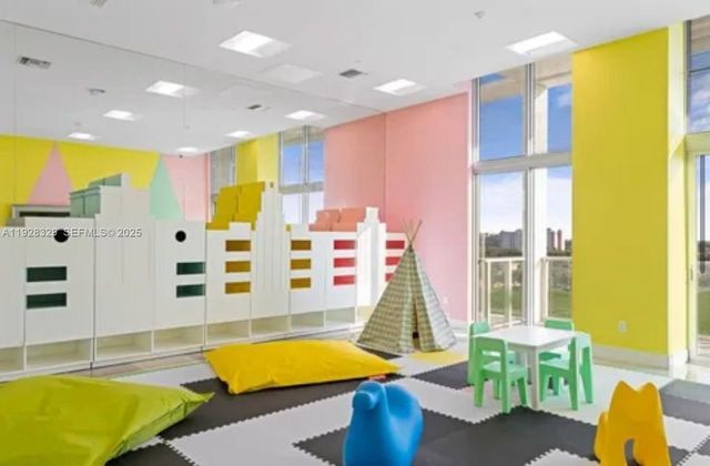 2000 Metropica Way 1701, Sunrise, FL 33323