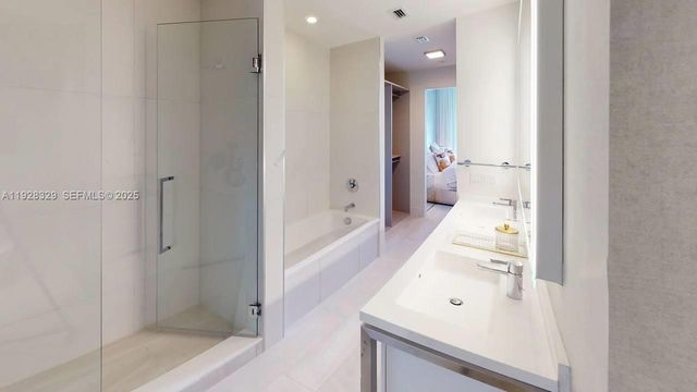 2000 Metropica Way 1701, Sunrise, FL 33323