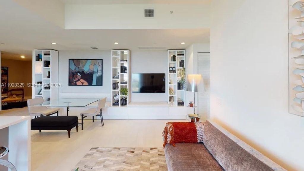 2000 Metropica Way 1701, Sunrise, FL 33323