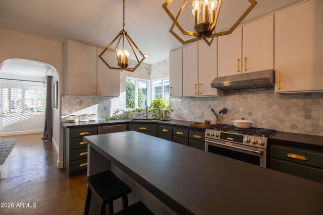 315 W EDGEMONT Avenue, Phoenix, AZ 85003