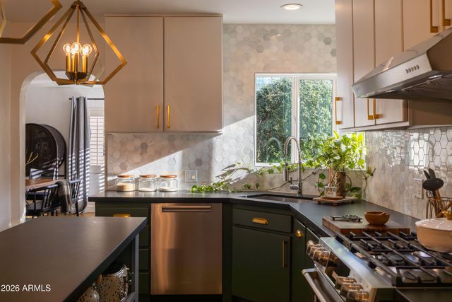 315 W EDGEMONT Avenue, Phoenix, AZ 85003