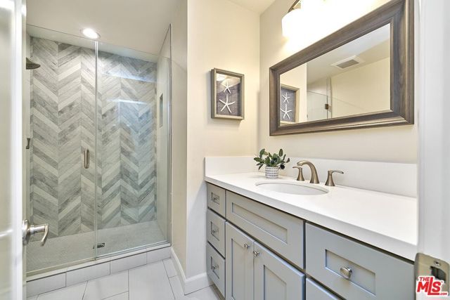 12041 Weatherby Road, Los Alamitos, CA 90720