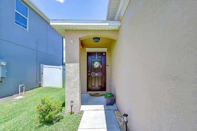 6820 HAZELNUT SPICE DRIVE, Sun City Center, FL 33573