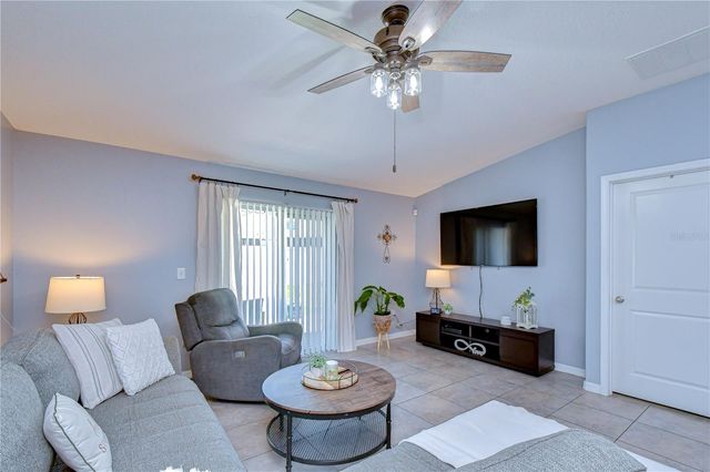 6820 HAZELNUT SPICE DRIVE, Sun City Center, FL 33573