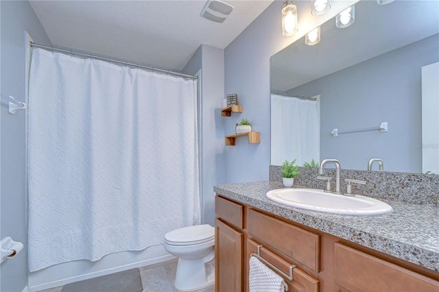 6820 HAZELNUT SPICE DRIVE, Sun City Center, FL 33573