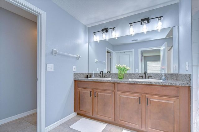 6820 HAZELNUT SPICE DRIVE, Sun City Center, FL 33573