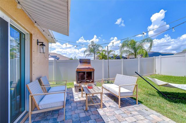6820 HAZELNUT SPICE DRIVE, Sun City Center, FL 33573