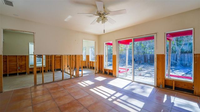 132 HARRISON DRIVE, Sarasota, FL 34236