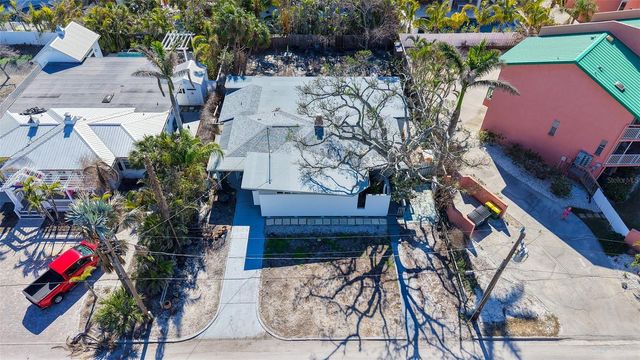 132 HARRISON DRIVE, Sarasota, FL 34236