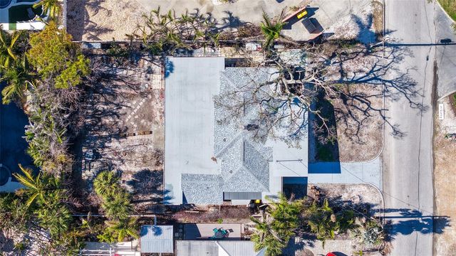 132 HARRISON DRIVE, Sarasota, FL 34236