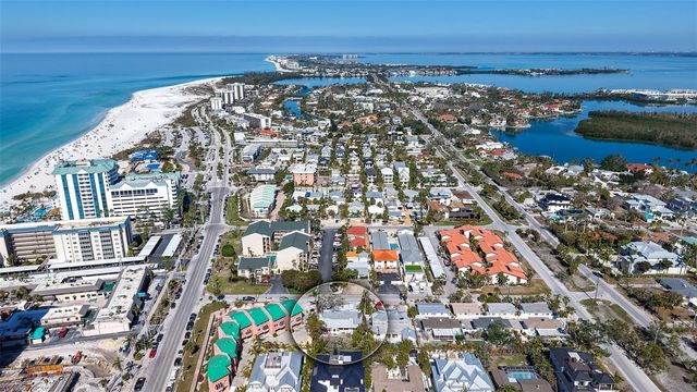 132 HARRISON DRIVE, Sarasota, FL 34236