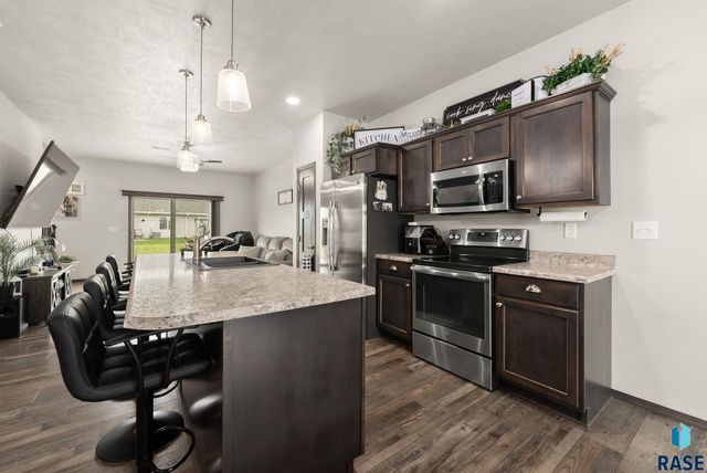 647 Ross St Street, Harrisburg, SD 57032