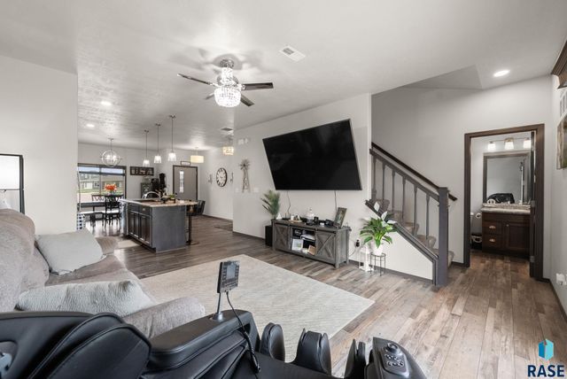 647 Ross St Street, Harrisburg, SD 57032
