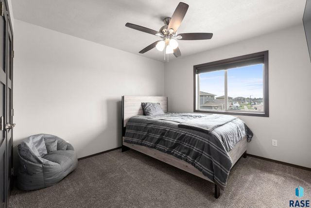 647 Ross St Street, Harrisburg, SD 57032