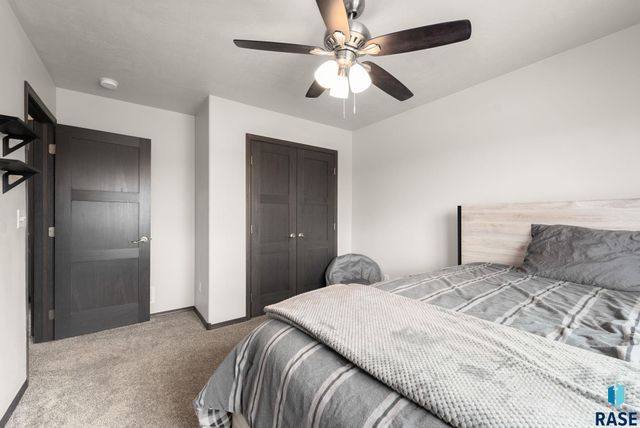 647 Ross St Street, Harrisburg, SD 57032