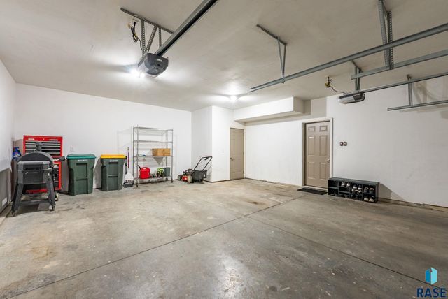 647 Ross St Street, Harrisburg, SD 57032