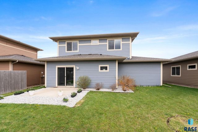 647 Ross St Street, Harrisburg, SD 57032