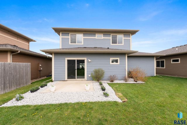 647 Ross St Street, Harrisburg, SD 57032
