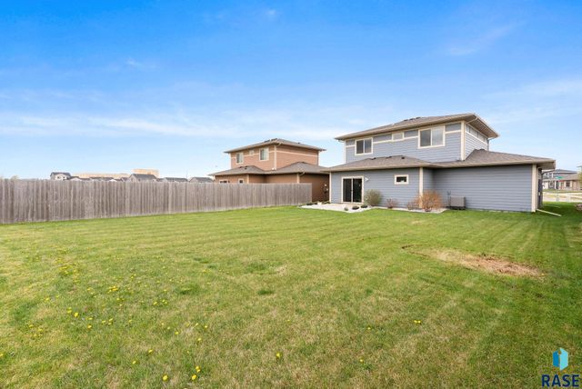 647 Ross St Street, Harrisburg, SD 57032