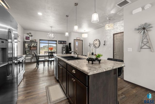 647 Ross St Street, Harrisburg, SD 57032