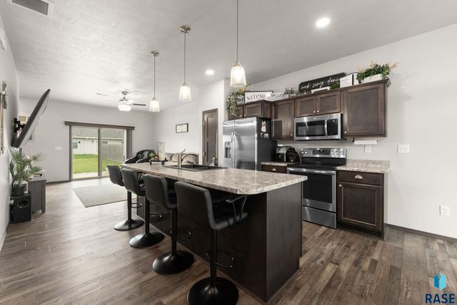 647 Ross St Street, Harrisburg, SD 57032