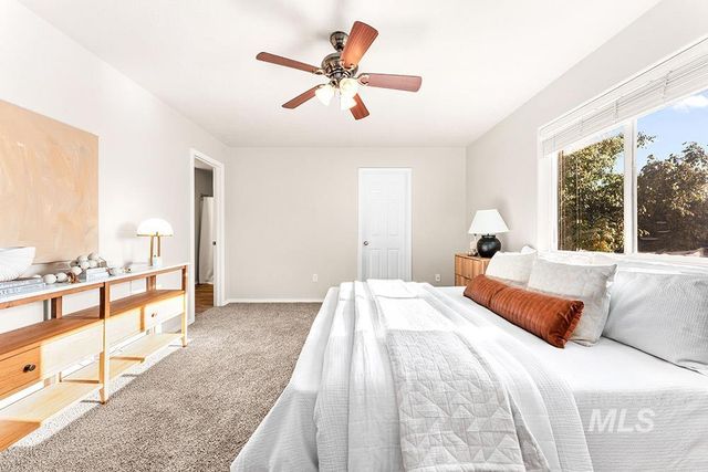 5966 N Silver Maple Ave, Meridian, ID 83646