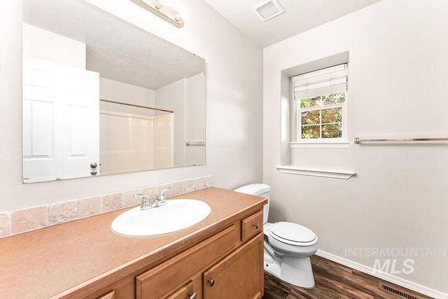 5966 N Silver Maple Ave, Meridian, ID 83646