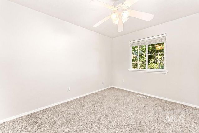 5966 N Silver Maple Ave, Meridian, ID 83646