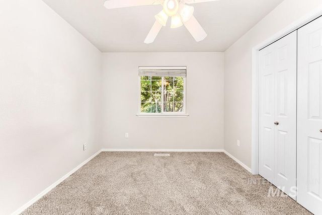 5966 N Silver Maple Ave, Meridian, ID 83646