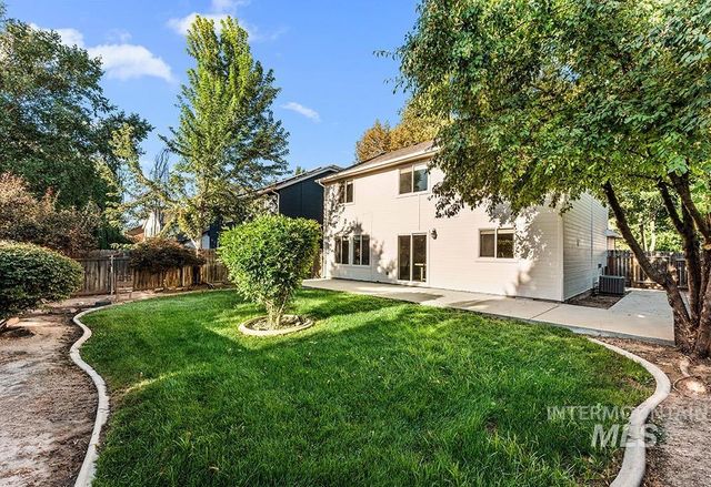 5966 N Silver Maple Ave, Meridian, ID 83646