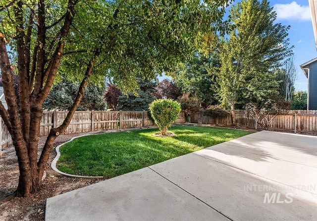 5966 N Silver Maple Ave, Meridian, ID 83646