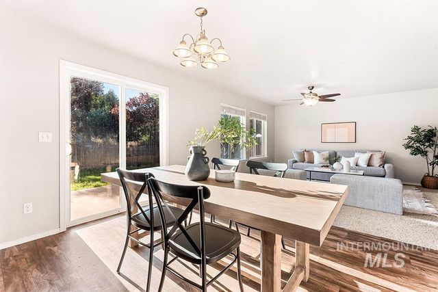 5966 N Silver Maple Ave, Meridian, ID 83646