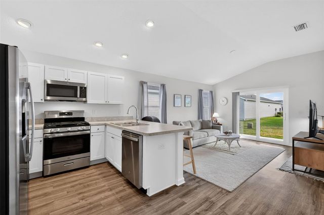 832 CONROE STREET, The Villages, FL 34762