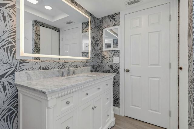 4910 38TH WAY S 111, St Petersburg, FL 33711
