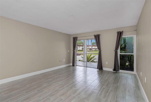 4910 38TH WAY S 111, St Petersburg, FL 33711