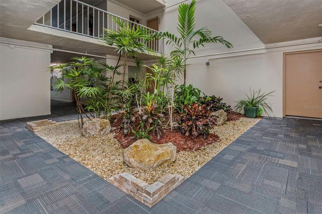 4910 38TH WAY S 111, St Petersburg, FL 33711
