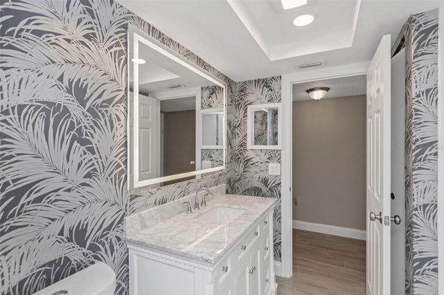 4910 38TH WAY S 111, St Petersburg, FL 33711