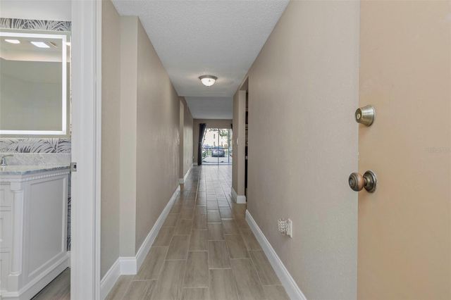 4910 38TH WAY S 111, St Petersburg, FL 33711