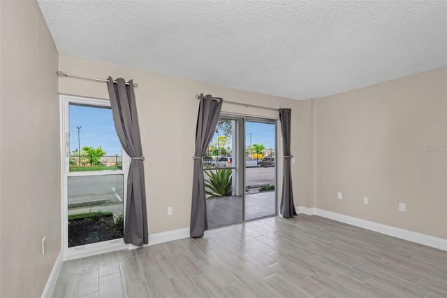 4910 38TH WAY S 111, St Petersburg, FL 33711