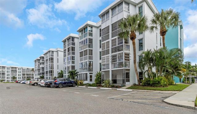 4910 38TH WAY S 111, St Petersburg, FL 33711