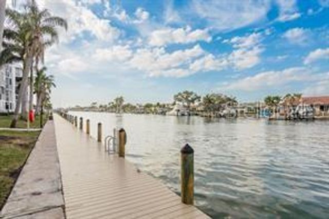 4910 38TH WAY S 111, St Petersburg, FL 33711