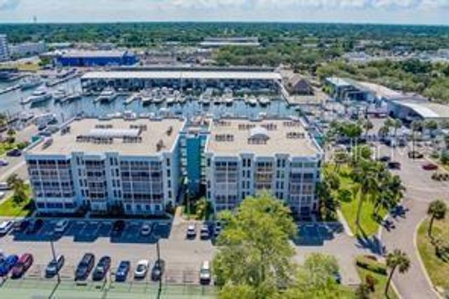 4910 38TH WAY S 111, St Petersburg, FL 33711