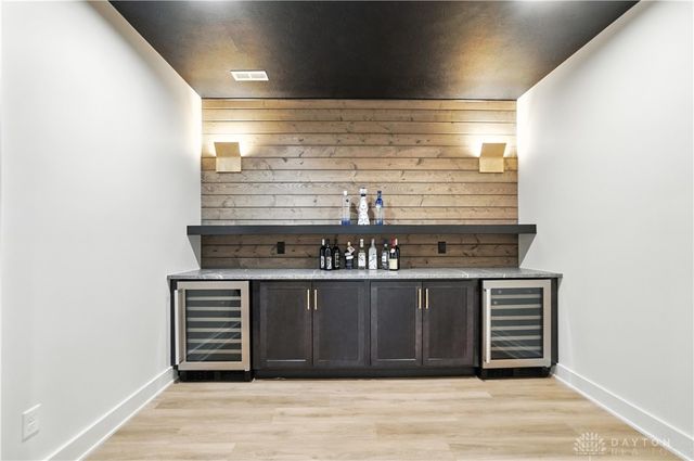 1943 Horseshoe Bend, Dayton, OH 45458