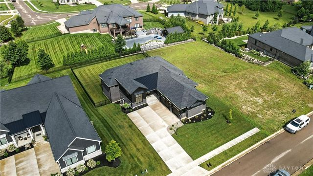 1943 Horseshoe Bend, Dayton, OH 45458